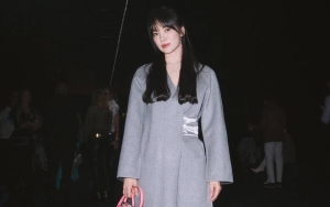 Gaya Song Hye Kyo Umbar Kaki Jenjang di Bandara Disorot Dispatch