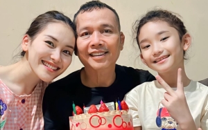 Ayu Ting Ting Panjatkan Rentetan Doa Haru di Ultah Ayah Rozak, Ada Satu Pesan Khususnya