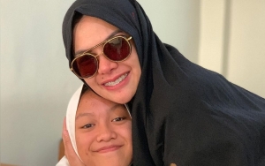 Loly Klaim Nikita Mirzani Ibu Durhaka Usai Aib Dikuliti, Kini Ogah Pulang Ke Indonesia
