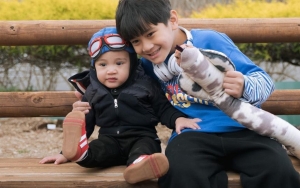 Rayyanza Tak Kedip Lihat Kelucuan Rafathar Saat Masih Balita