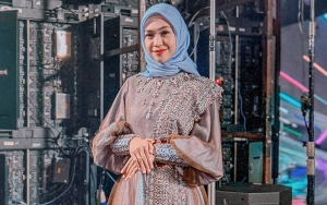 Berenang Jadi Mermaid Cantik, Ria Ricis Spill Cara Tahan Napas Lama Dalam Air
