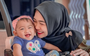 Ria Ricis Ucap Syukur Usai Moana Raih Prestasi Pertama di Sekolah