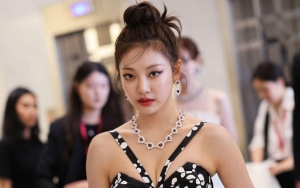 Ningning aespa Ngaku Seperti Pikul Orang Di Pundaknya Saat Pakai Gaun Versace di Festival Cannes