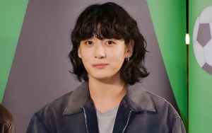 Jungkook BTS Live di Ranjang Sampai Ketiduran