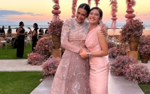 Maid of Honour, Dian Sastro Cantik Ala Putri Keraton Saat Tuntun Adinia Wirasti di Pernikahan