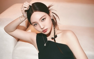 Dulu Tampil Imut, Gaya Busana Seksi Nayeon di Tur Konser Twice Jadi Perbincangan