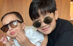 Ditinggal Nagita Slavina ke Korea, Momen Rukun Rafathar dan Rayyanza Dipuji So Sweet