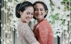 Maudy Ayunda Perdana Didandani Sang Adik, Gaya Eyeliner Bikin Speechless
