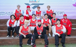 SEVENTEEN Nonton Konser Bruno Mars di Seoul, Woozi Akhirnya Keluar Studio Musik