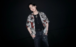 Suga BTS Ajak ARMY Bapak-Bapak Salaman di Konser
