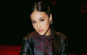 Anya Geraldine Pamer Vibes American Sexy Look di Foto Noir, Keindahan Kulit Bikin Kagum