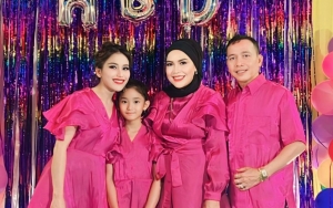 Umi Kalsum Heboh Ajak Emak-emak Ucap Ultah untuk Ayu Ting Ting, Doa Terbaik Tak Lupa Diselipkan