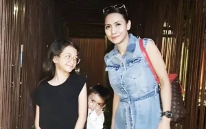 Direkam Candid, Style Wenny Ariani Ibunda Kekey Cantik Bak Gadis ABG