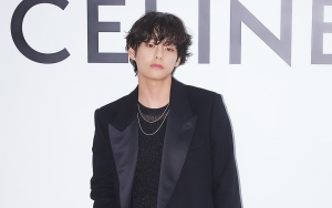 Potret V BTS Saling Tatap Dengan Manajer Dibilang Bak Adegan Drama