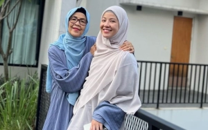 Cerai, Natasha Rizky Ajak Sang Ibu Kala Liburan Bareng Desta dan Anak Ke Malaysia