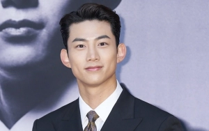 Netizen Ngamuk Usai Taecyeon 2PM Disindir Wartawan Soal Perankan Vampir Meski Berkulit Tan