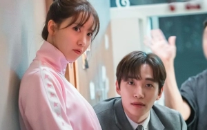 Tingkah Imut Yoona di Lokasi Syuting 'King the Land' Bikin Lee Jun Ho Kaget