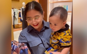 Prilly Latuconsina Girang Main Tenis Bareng Cipung, Rafathar Digoda Cemburu