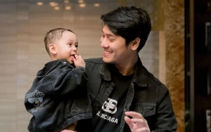Foto Bareng Paula Verhoeven-Baim Wong, Pose Baby L Anak Rizky Billar Bikin Salfok