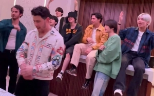 TXT dan Jonas Brothers Joget Seru Bareng di Teaser MV Kolaborasi 'Do It Like That'