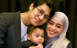 Baby L Pakai Kacamata Hitam Saat Foto Bareng Lesti Kejora-Rizky Billar, Posenya Lentur Fotogenik