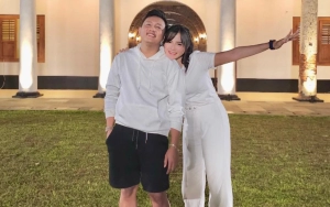 Pamer Cincin Bareng Bella Bonita, Denny Caknan Tulis Pesan Haru Untuk Orang Tua