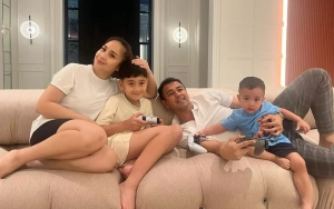 Senyum Serta Tatapan Rayyanza Bikin Leleh, Aksi Rafathar Gendong Sang Adik Ikut Jadi Perhatian