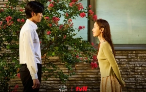 Cara Shin Hye Sun Balas Ciuman Ahn Bo Hyun di 'See You In My 19th Life' Bikin Heboh