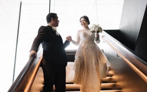 Tina Toon dan Suami Dance Romantis di Intimate Wedding, Adik Tampan Ikut Curi Atensi