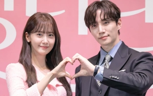 Yoona SNSD & Junho 2PM Ingin Lanjut Ciuman Tapi Sudah Di-Cut Sutradara 'King the Land'