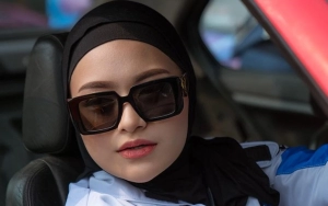 Nathalie Holscher Perdana Ngonten Tanpa Hijab, Aksi Pamer Mobil Baru Tuai Cibiran