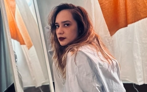 Putri Anne Perdana Pamer Rambut Merah Menyala
