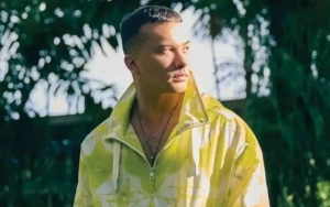 Video Nicholas Saputra Merokok Sambil Lesehan Viral Lagi, Vibes Relate Mirip Bapak-Bapak PNS