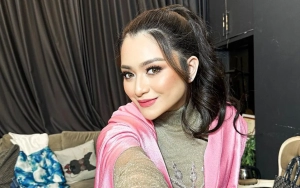 Nathalie Holscher Santai Pakai Gaun Pendek di Grand Opening Bisnisnya usai Lepas Hijab