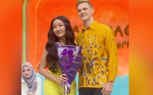 Serasi, Lucinta Luna dan Pacar Bule Tampil Bak Boneka Barbie dan Ken