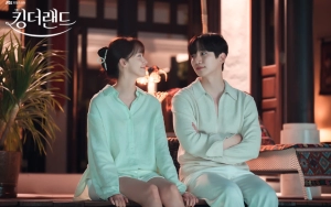 Momen Hot Junho 2PM & Yoona SNSD Syuting Ciuman Tak Disiarkan di 'King the Land'