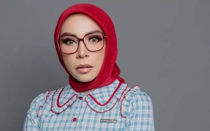 Wajah Beda Melly Goeslaw Disorot Abis-abisan di Konten Terbaru