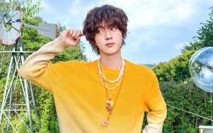 Jin BTS 'Cameo' Drama BL Populer 'Stay With Me', Bak Penjelajah Waktu