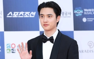 Niat Banget, D.O. Maksa EXO OT8 Termasuk Kai Muncul di VIP Premiere 'The Moon'