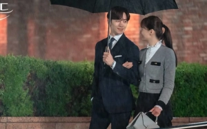 Yoona SNSD & Junho 2PM Bak Reka Ulang Adegan Pasutri 'Big Mouth' di 'King the Land'