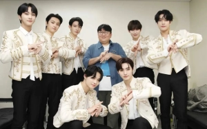 Seru-seruan Bareng ENHYPEN Selama Konser, Bang Si Hyuk Manglingi Bikin Salfok