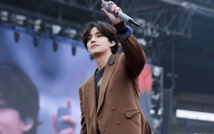 V BTS Sapa Fans Sampil Pamer Nair Art & Ungkap Sosok Yang Buatnya Terinspirasi