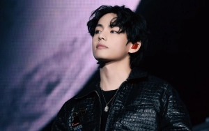 Debut Solo V BTS Kabarnya Kerjasama Bareng Produser NewJeans Min Hee Jin