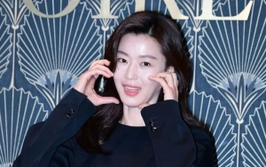 Jun Ji Hyun Fangirling Man City, Ekspresi Sang Suami Bikin Lumer