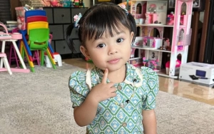 Ameena Putri Aurel Tampil Dewasa di Sekolah Dance, Celana Cutbray Hingga Gelang Curi Atensi
