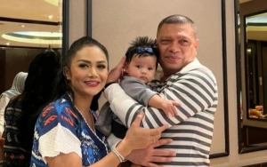 Cara Raul Lemos Tatap Ameena di Backstage Konser Kris Dayanti Curi Perhatian