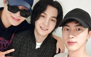 Rela Cuti Wamil, Jin-J-Hope Beri 'Hormat' Saat Hadiri Konser Solo Suga
