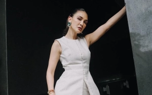 Luna Maya Keruntelan dengan Keluarga di Ultah Sang Ibu, Penampilan Sederhana Ikut Curi Fokus