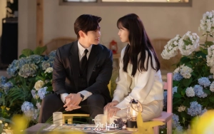 Syuting Ciuman Hot Yoona SNSD & Junho 2PM Bikin Kepo Geng Aktor 'King the Land'