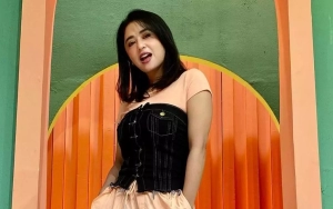 Sepi Penonton, Dewi Perssik Tetap Tampil Totalitas Hingga Ramah Sapa Penggemar